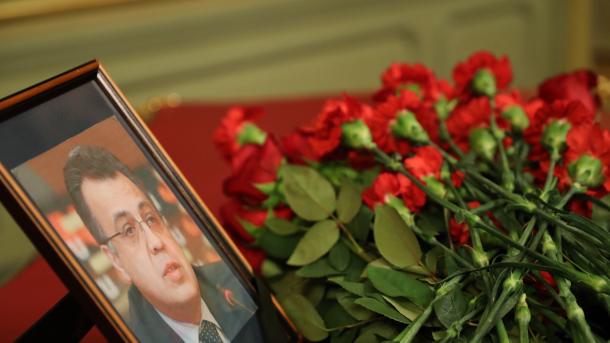 Putin otorga póstumamente al embajador Kárlov el título de héroe de Rusia 