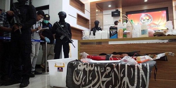 Indonésie : trois islamistes tués, attentat prévu à Noël déjoué