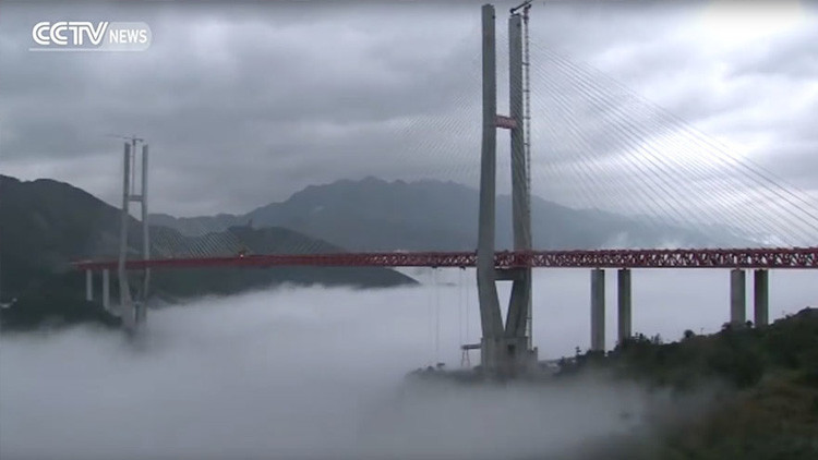 China construye el puente más alto del mundo
