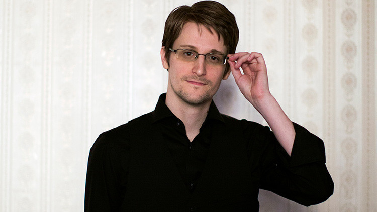 “El regalo perfecto“: EE.UU. aconseja a Putin extraditar a Snowden para la toma de posesión de Trump