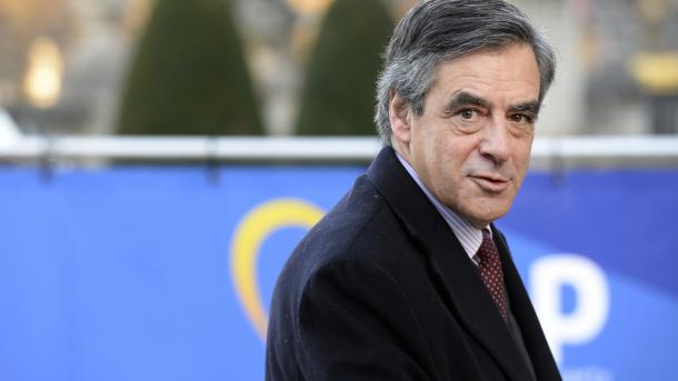 Présidentielle en France: Merkel recevra Fillon mais exclut de voir Le Pen