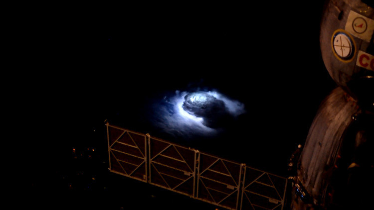  El proyecto espacial `THOR` capta relámpagos azules inexplicables en la atmósfera