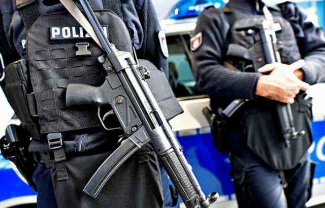 Un hombre armado asalta el centro de refugiados de Hamburgo