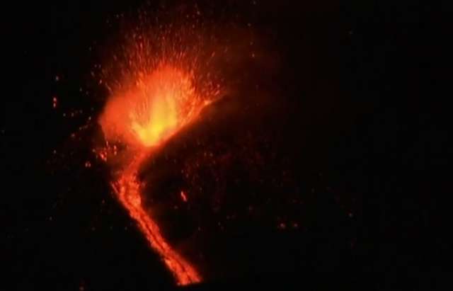L’Etna éructe pour la première fois cette année - VIDEO