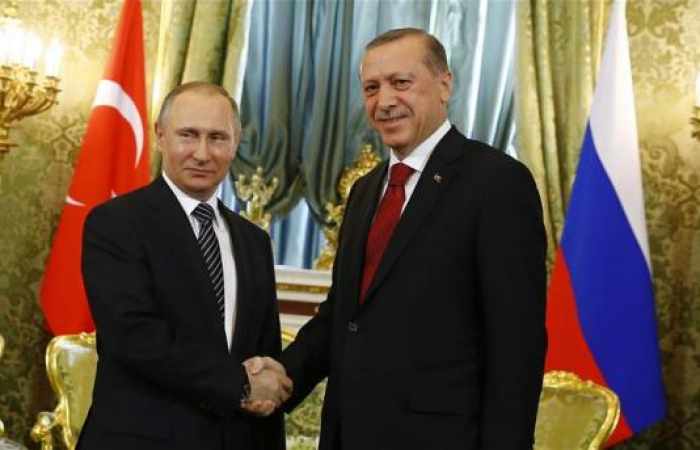 Vladimir Putin felicita a Erdogan por el resultado de la consulta
