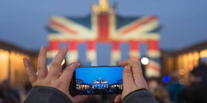 May présente sa loi pour sortir le Royaume-Uni de la législation de l'UE