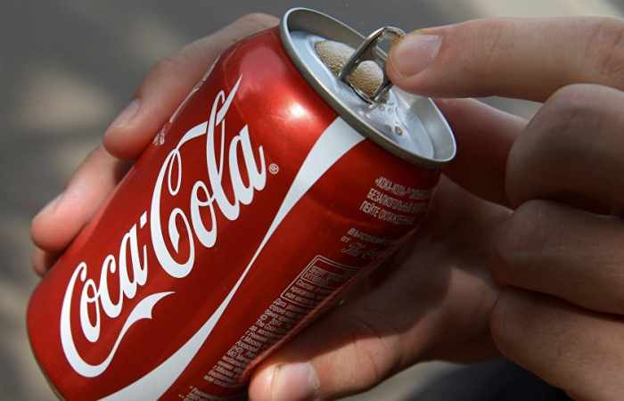 ¿Realmente quieres saberlo? Un experimento revela qué pasa en el estómago al ingerir Coca-Cola