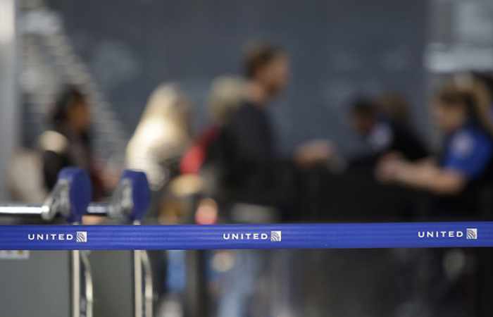 El pasajero que fue expulsado violentamente del avión de United necesita cirugía plástica