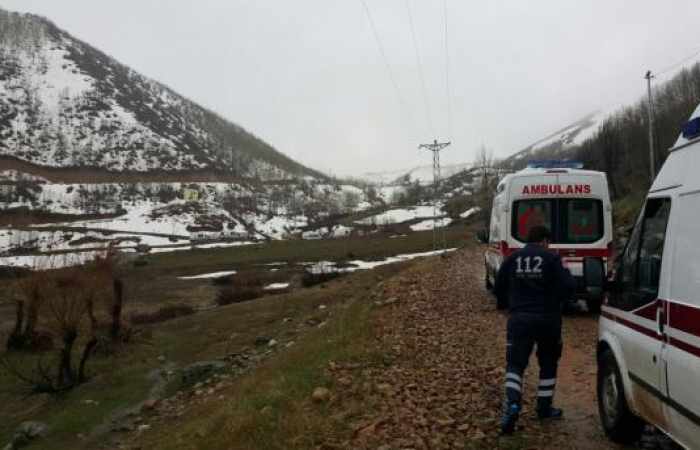 Caen mártires 12 personas al estrellarse de un helicóptero en Tunceli