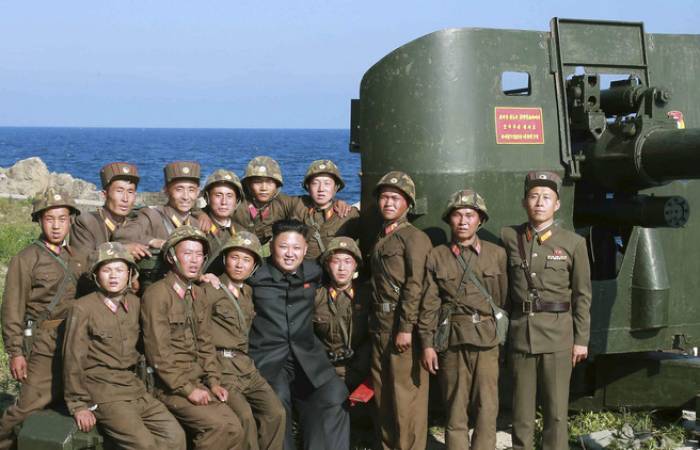 Kim Jong-un ordena a las tropas que se preparen para "romper la columna vertebral del enemigo"