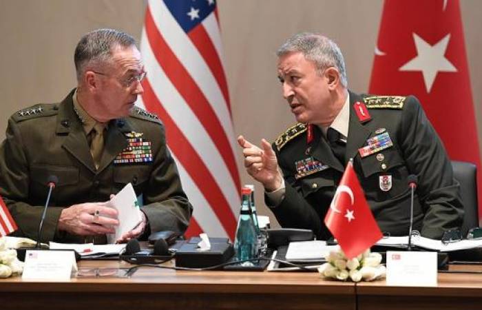 Akar hizo una negociación con la delegación liderada por su colega estadounidense, Joseph Dunford
