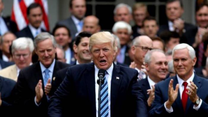 Trump prolonga el estado de emergencia nacional contra Siria