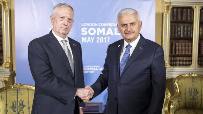 Entretien à Londres entre le PM turc et le Secrétaire d'Etat américain à la Défense