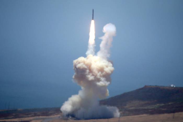 EE.UU. prueba un nuevo interceptor de misiles balísticos intercontinentales