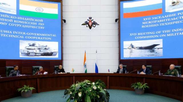روسيا والهند توقعان "خارطة طريق" لتطوير التعاون العسكري