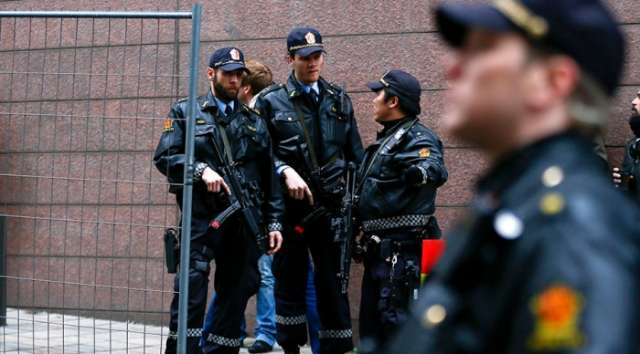 Norway shooting: 4 injured as gunman opens fire at Oslo nightclub