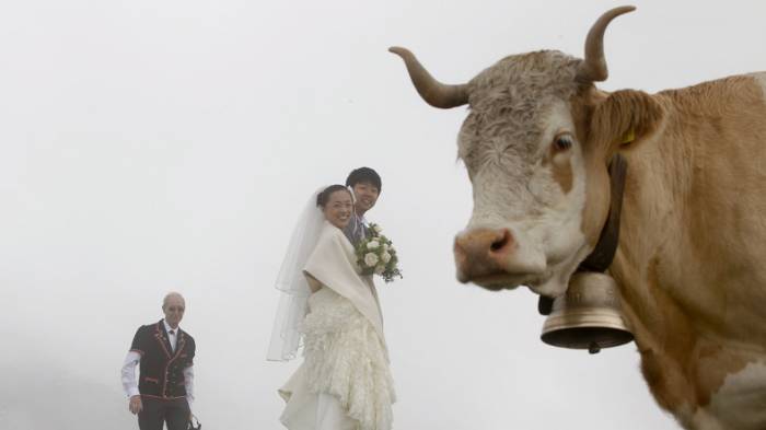 Les mariages binationaux désormais majoritaires en Suisse