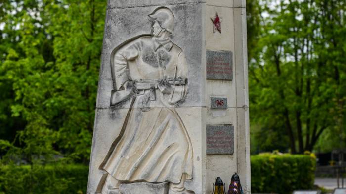 Polen: Präsidentenanordnung bestätigt Abriss sowjetischer Denkmäler