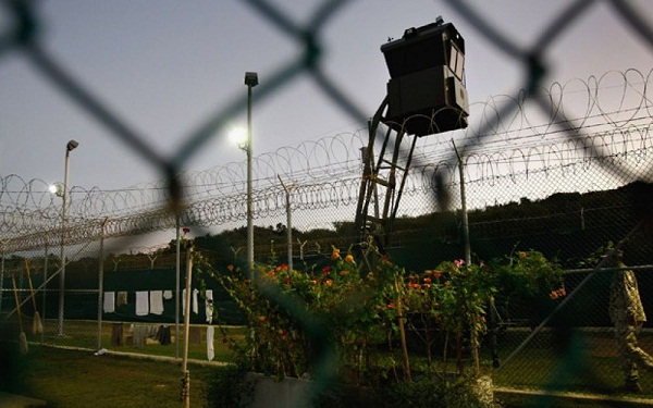Emirats: 10 ans de prison pour un projet d`attentat