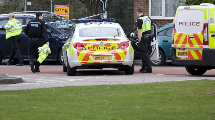 Trois personnes poignardées dans un église de Birmingham au Royaume-Uni, le suspect arrêté