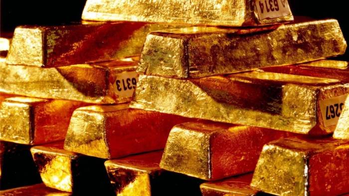 Fake-Polizisten stehlen 97-jähriger Pariserin Gold und Schmuck im Wert von 300.000 Euro