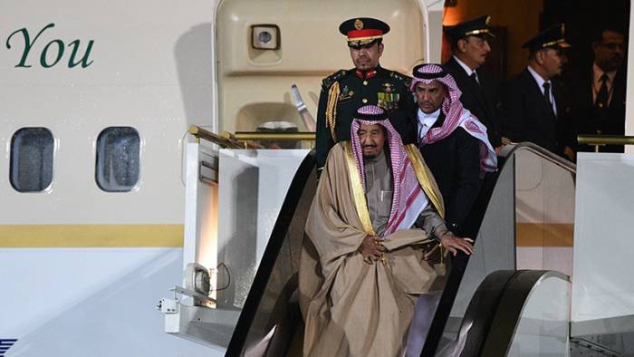 Un rey saudí llega a Moscú por primera vez en la historia: ¿Qué deparará su visita?