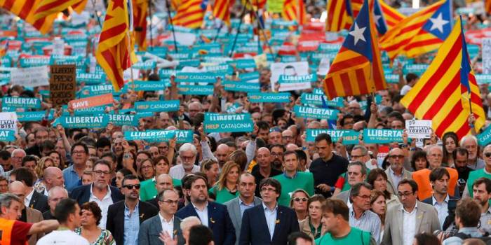 450.00 personnes manifestent à Barcelone pour réclamer l'indépendance