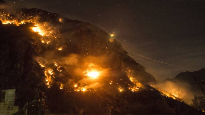 Rund 1.000 Menschen von Waldbränden in Italien betroffen