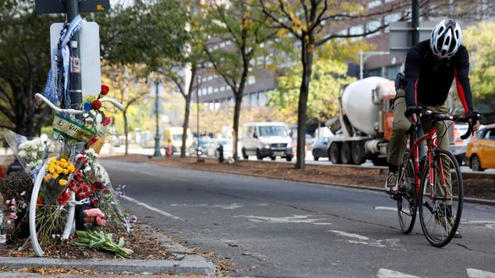 New York riegelt nach Terrorakt Fahrradweg mit Betonsperren ab