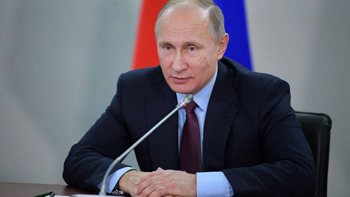 Vladímir Putin llega a Siria y autoriza la retirada de parte de las tropas rusas del país árabe