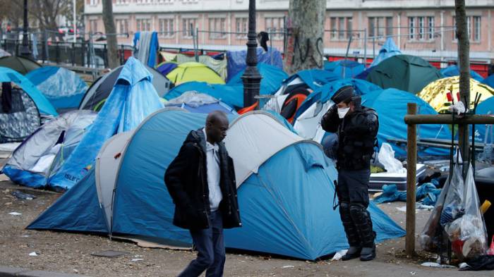 Paris: Anwohner drohen mit Hungerstreik gegen zeltende Flüchtlinge in ihrem Bezirk