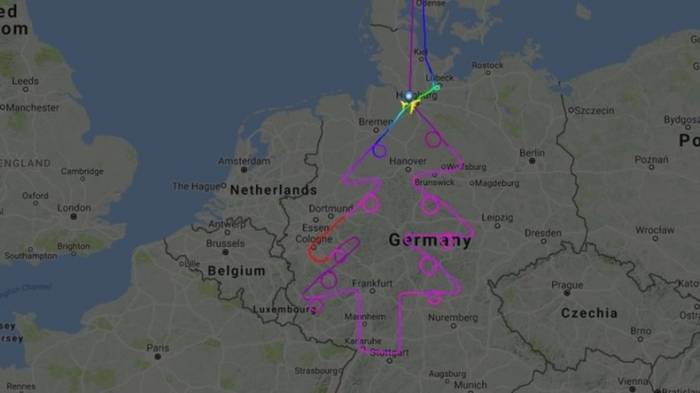 Scheinbar bald Weihnachten: Airbus fliegt Tannenbaum über Deutschland