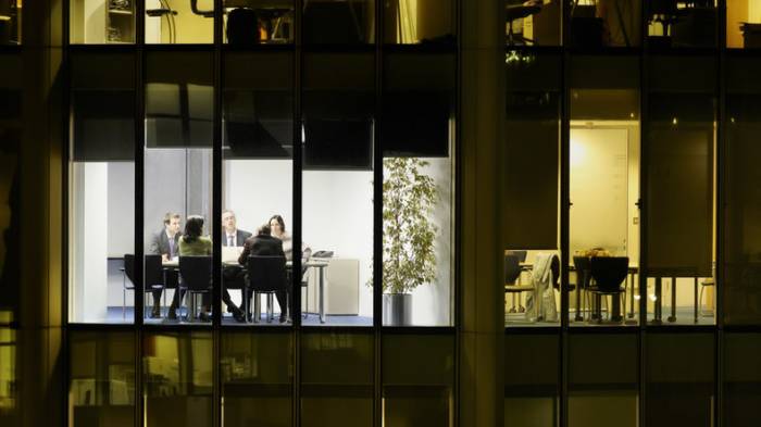 Immer mehr Deutsche arbeiten an Sonn- und Feiertagen