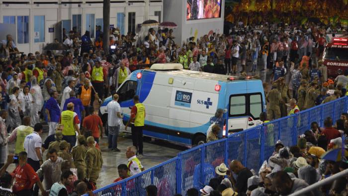 Un coche arrolla a una multitud en Río de Janeiro- (VIDEO)