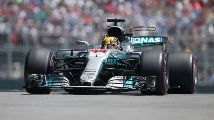 Hamilton  holt Pole Position in Kanada