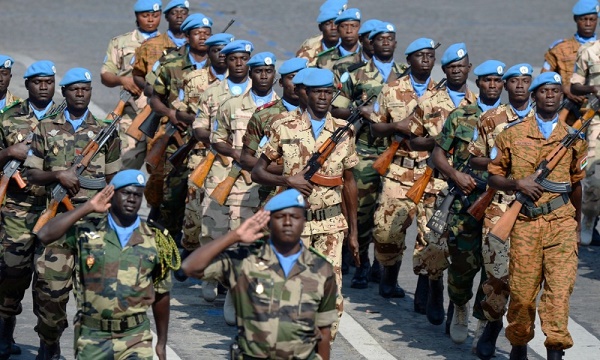 Mali: un Casque bleu tué et plusieurs autres blessés