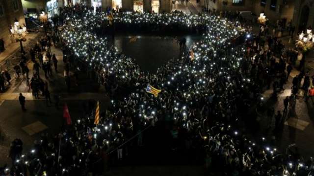 Protesters rally in Barcelona for jailed Catalan leaders