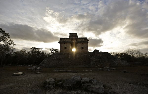 La découverte d`une cité maya par un adolescent était trop belle pour être vraie