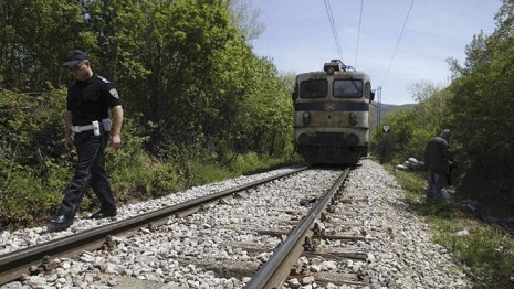 14 Migrants Killed by Train in Macedonia