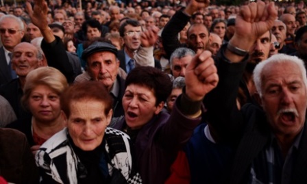 “The Guardian” – “Sarkisyan istefa verməlidir” (FOTOLAR)