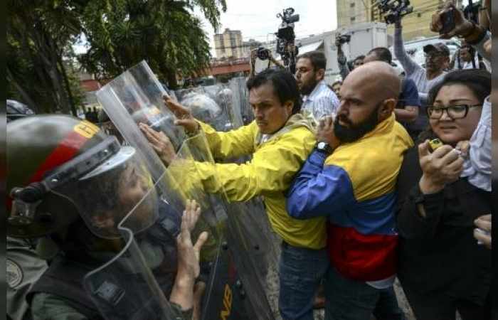 Venezuela: l'UE condamne les violences
