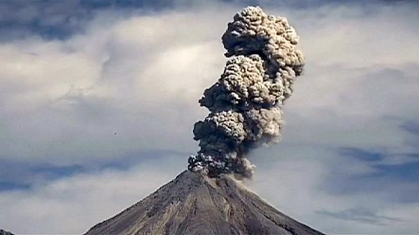 Volcano Colima sends new dust clouds into Mexican sky - VIDEO