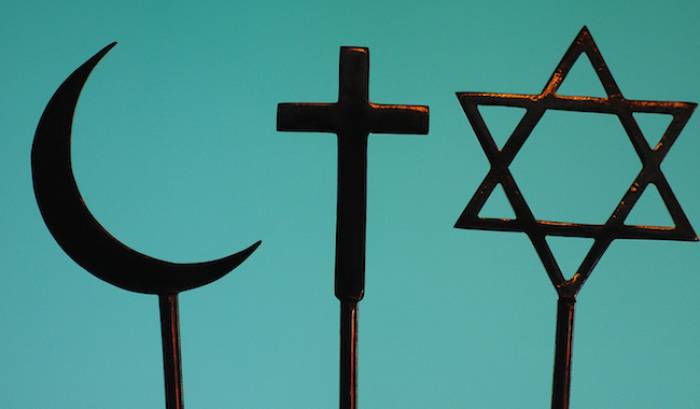Le pape appelle chrétiens, musulmans et juifs à prier pour la paix