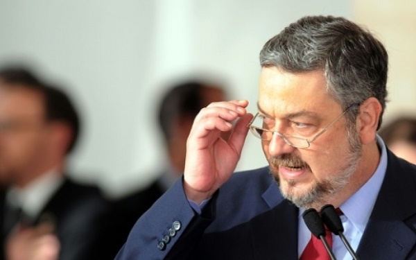 Brésil: arrestation d`un ancien ministre des Finances de Lula et de Rousseff 