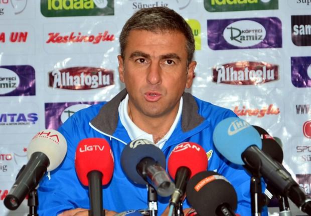 Galatasaray licencie son entraîneur Hamza Hamzaoglu
