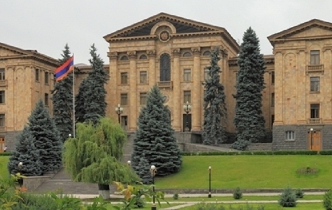 Armenian parliament discussing Lavrov