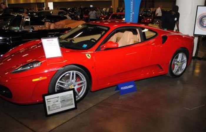 Une Ferrari ayant appartenu à Trump vendue 270.000 dollars