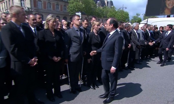 Hommage aux victimes de Magnanville: un policier refuse de serrer les mains de Valls et Hollande