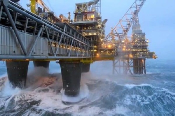SOCAR suspends work in the sea