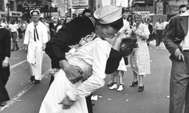 Woman in famous VJ Day `Kiss` photo dies aged 92